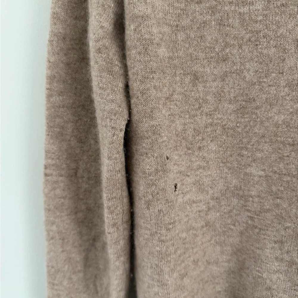Quince Mongolian Cashmere Crewneck Sweater Oatmeal Small FLAWS - Picture 9 of 12